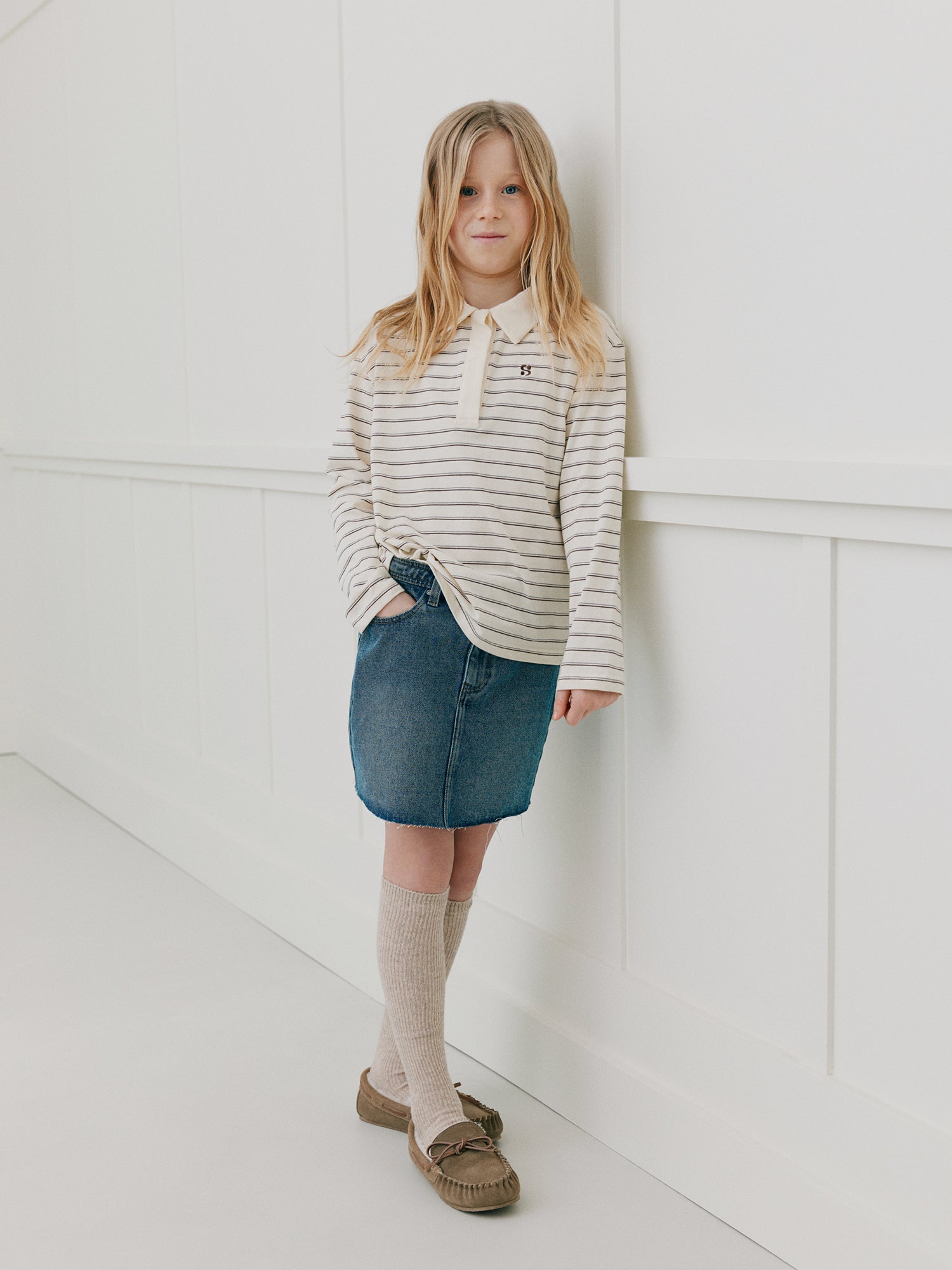 Sofie Schnoor YOUNG CALLIASY LANG ÆRMET T-SHIRT T-shirt lang ærmet 0140 Off White Striped