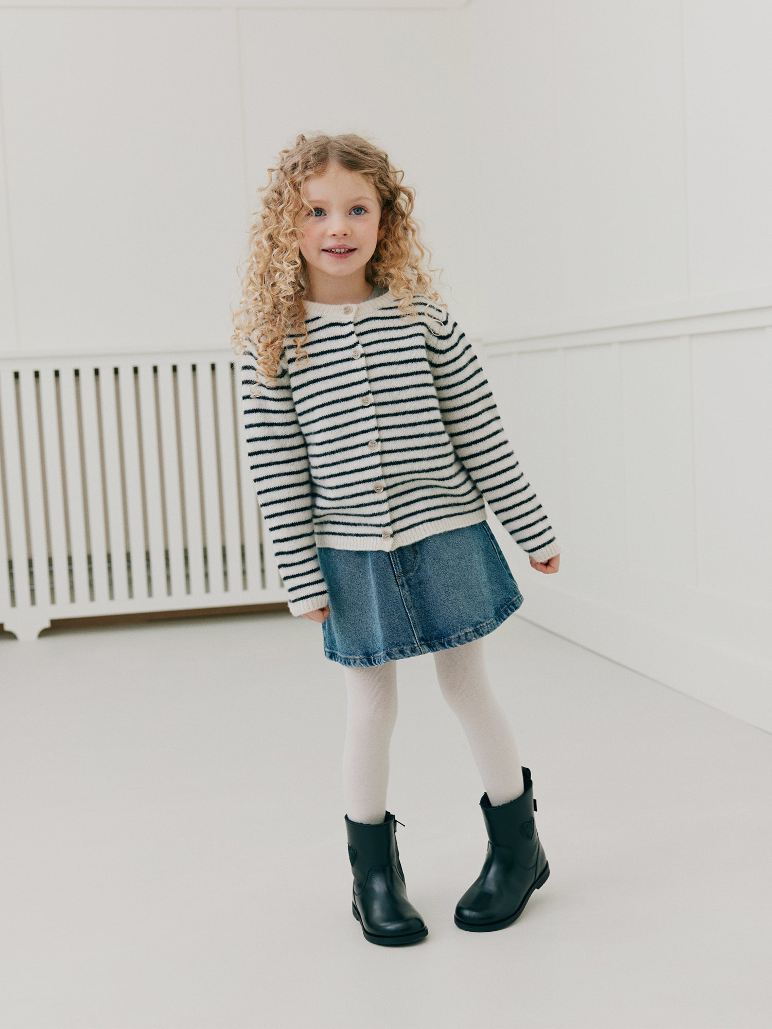 Sofie Schnoor KIDS CISSEKB CARDIGAN Cardigan 0140 Off White Striped