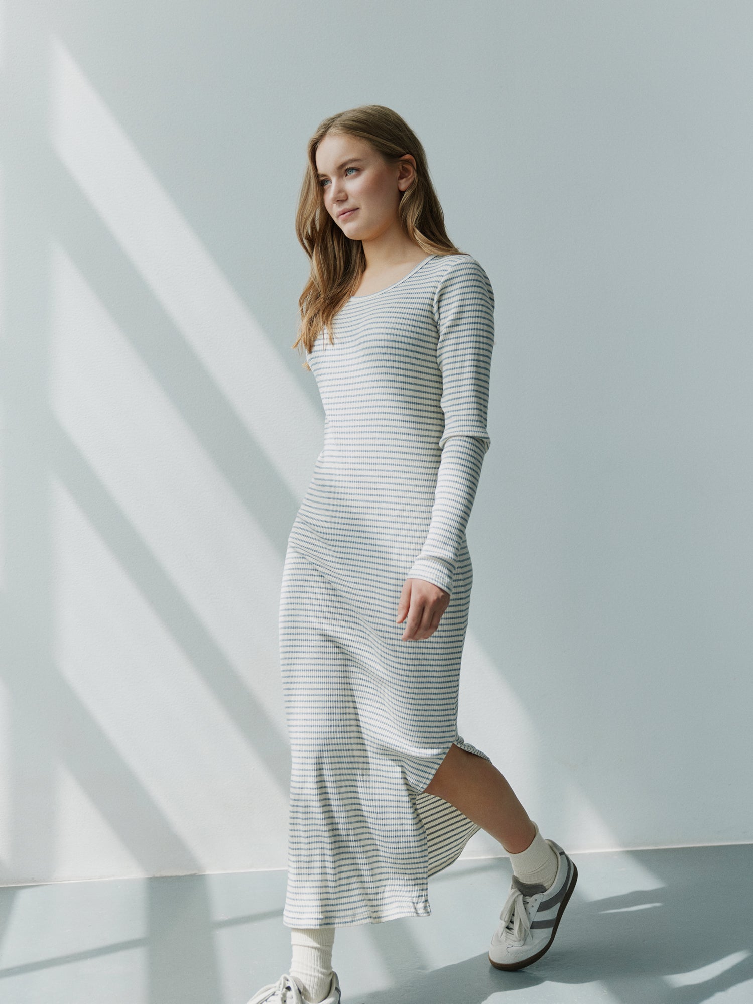 Sofie Schnoor YOUNG FACITASY KJOLE Kjole 8048 Grey Striped