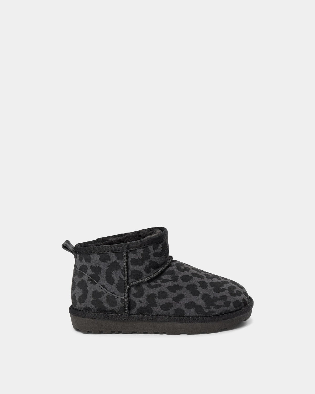 Sofie Schnoor YOUNG KELLIESY BAMSESTØVLE Bamsestøvle 9085 Grey leopard