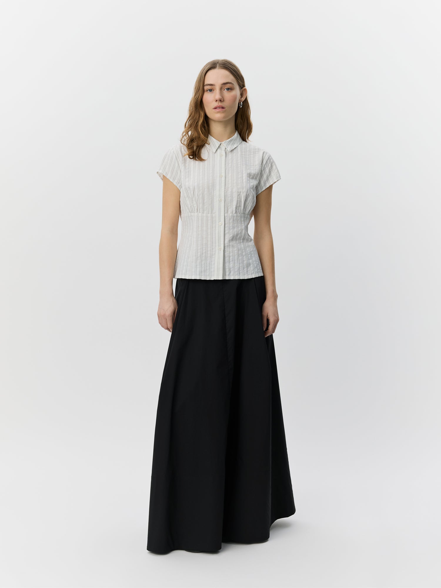 Sofie Schnoor WOMEN LILYANSW STRIPED TÆTSIDDENDE SKJORTE Skjorte 0154 Off White / Black stripe