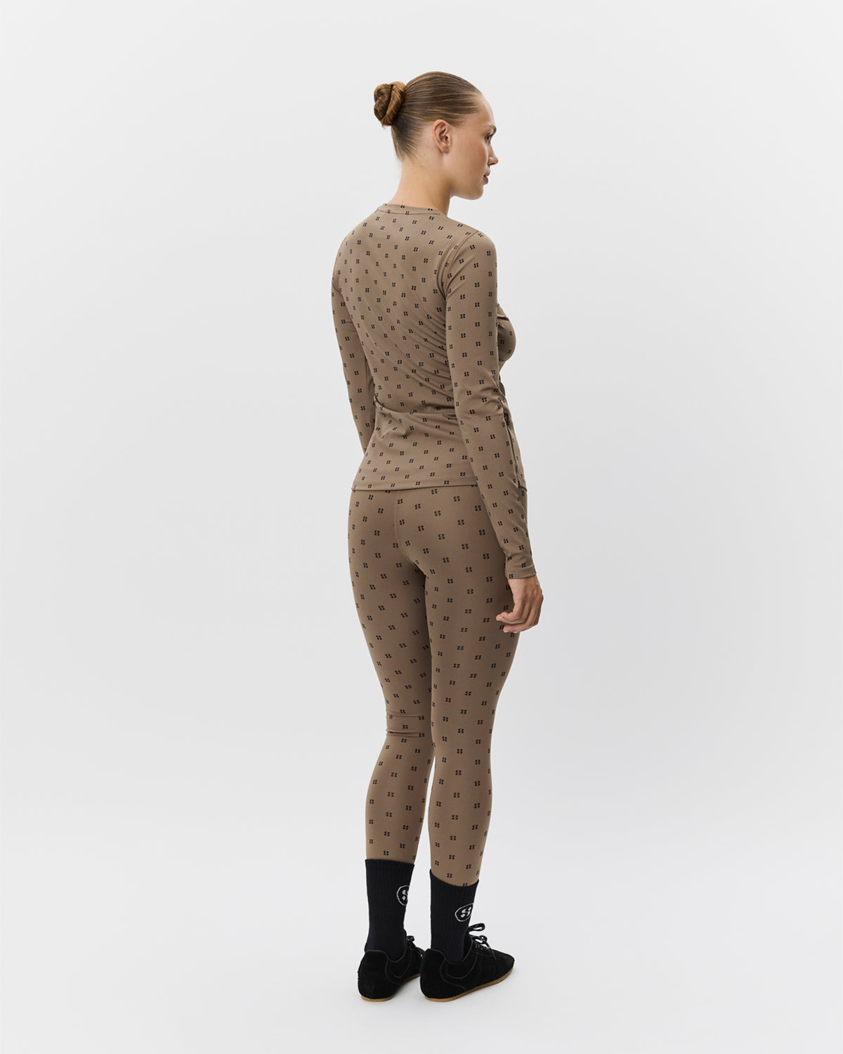 Sofie Schnoor SPORT NOALLESW T-SHIRT LONG SLEEVE T-shirt lang ærmet 9099 Middle Brown