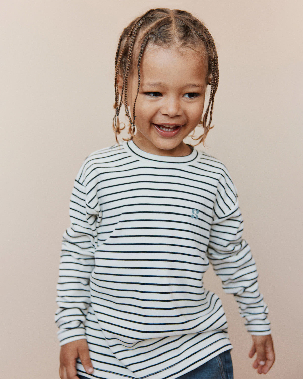 Sofie Schnoor KIDS SETHSK T-SHIRT LANGÆRMET T-shirt lang ærmet 1017 Black striped