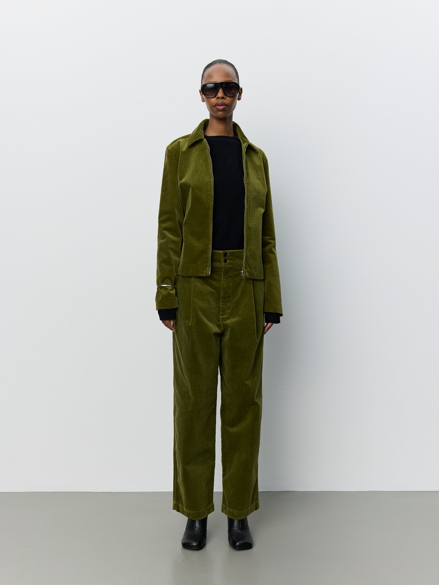 Sofie Schnoor WOMEN WORASW BAGGY FLØJLSBUKSER Buks 3030 Olive green