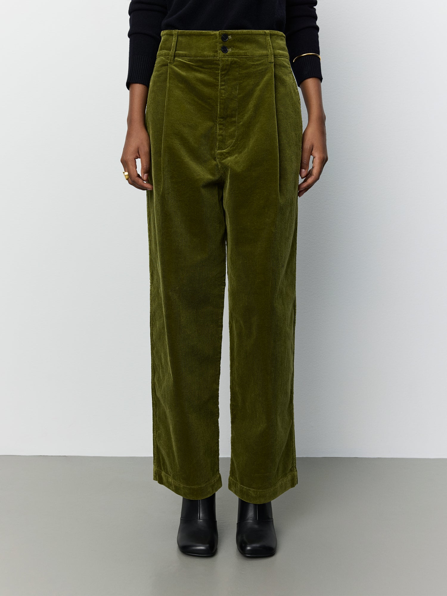 Sofie Schnoor WOMEN WORASW BAGGY FLØJLSBUKSER Buks 3030 Olive green