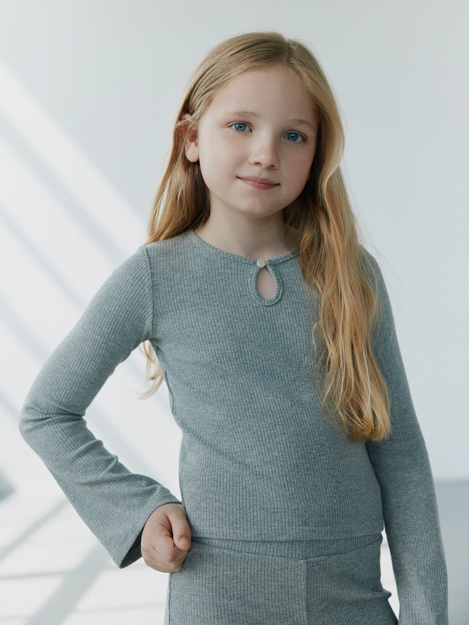 Sofie Schnoor YOUNG BAILOSY T-SHIRT T-shirt lang ærmet 8000 Grey Melange