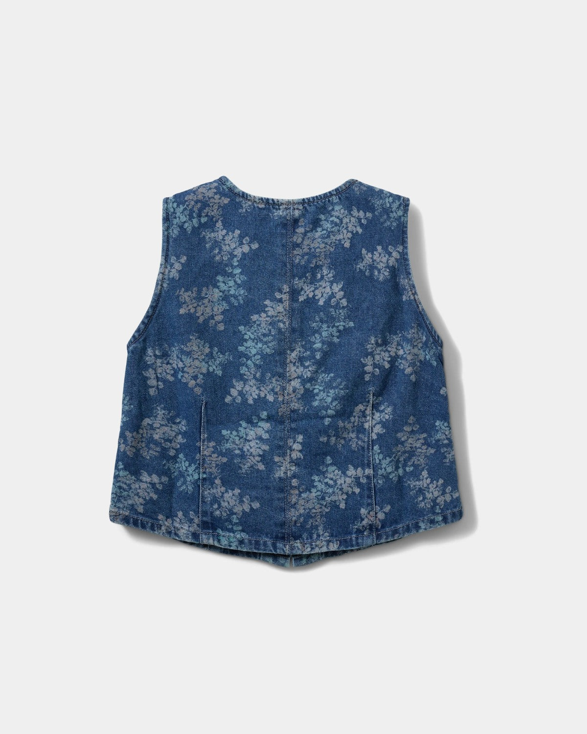 Sofie Schnoor YOUNG CARLASY VEST Vest 9121 AOP Flower Blue