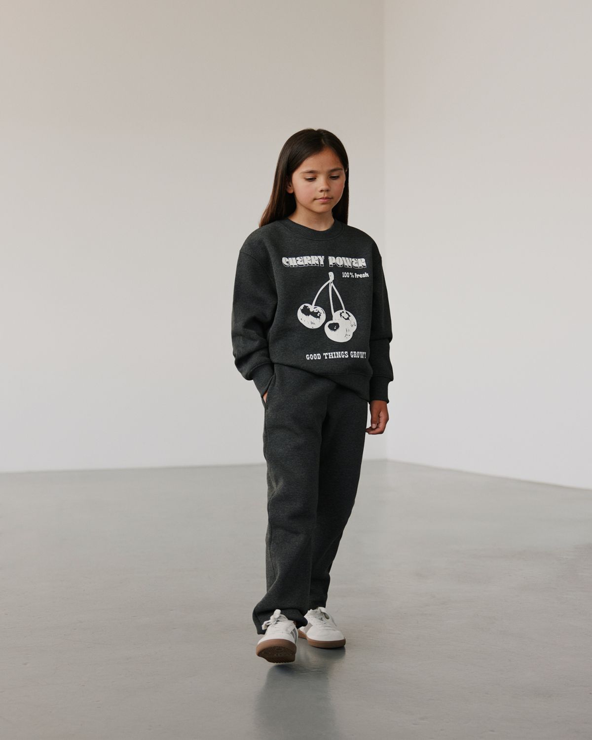 Sofie Schnoor YOUNG COSMASY SWEATSHIRT Sweatpants 8011 Dark grey melange