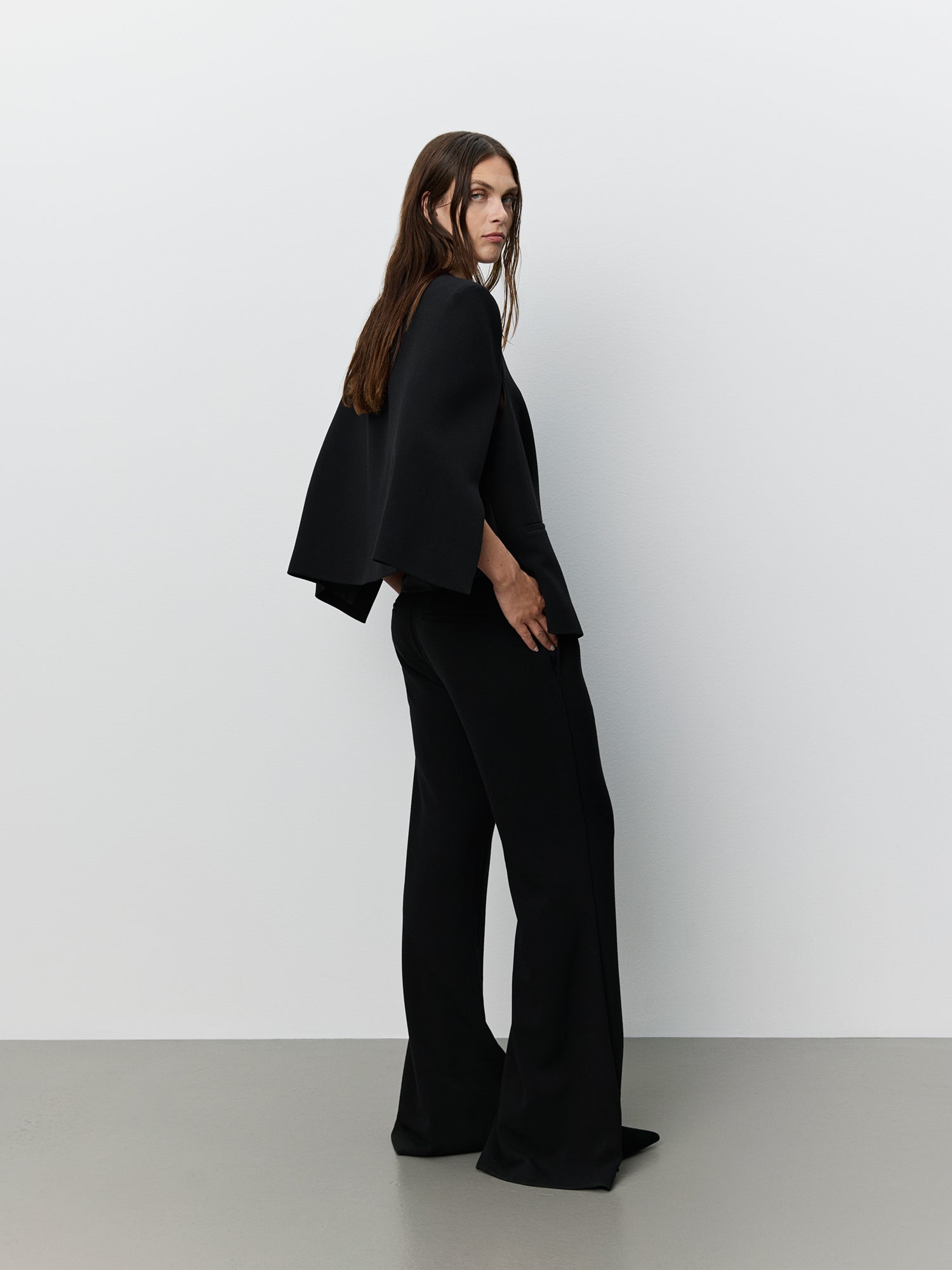 Sofie Schnoor WOMEN ICON 024 - FREDERIKKESW SUITING BUKSER M. FLARE Buks 1000 Black