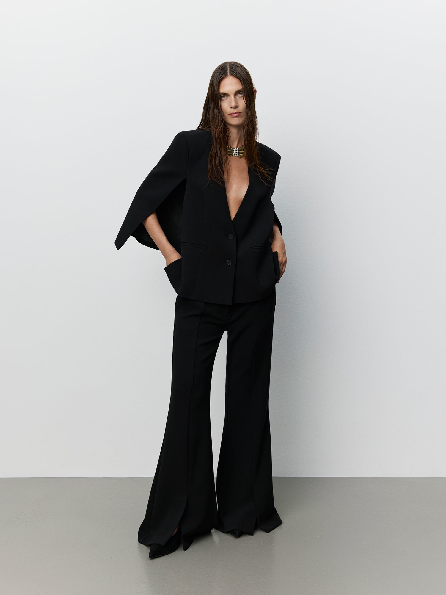 Sofie Schnoor WOMEN ICON 024 - FREDERIKKESW SUITING BUKSER M. FLARE Buks 1000 Black