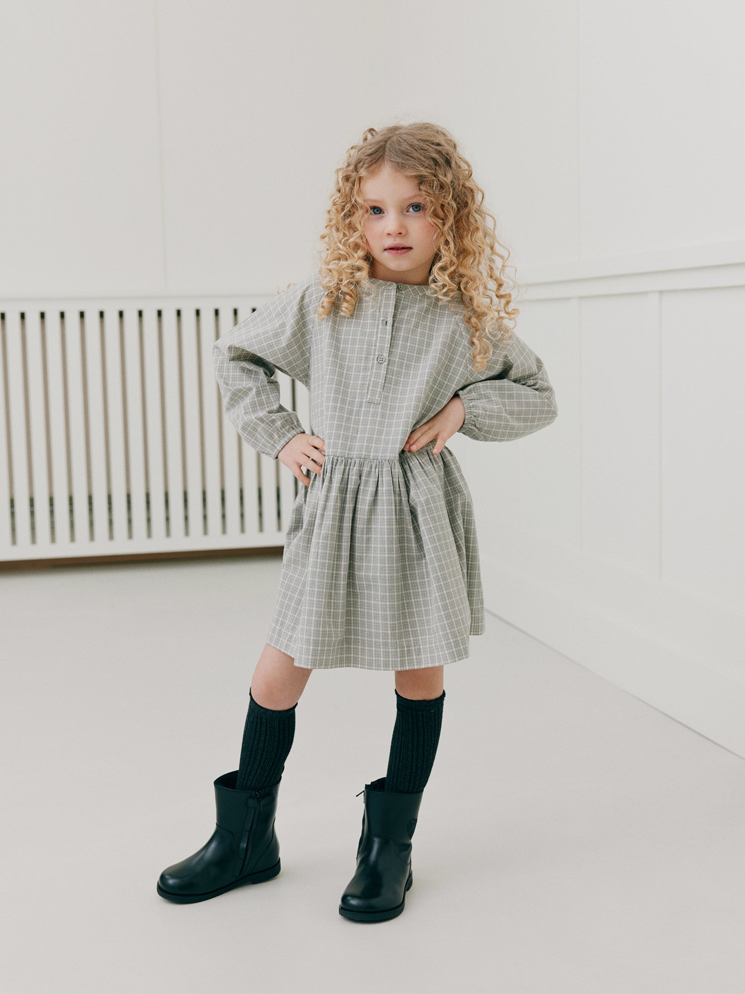 Sofie Schnoor KIDS INDICAKB KJOLE Kjole 8040 Grey check
