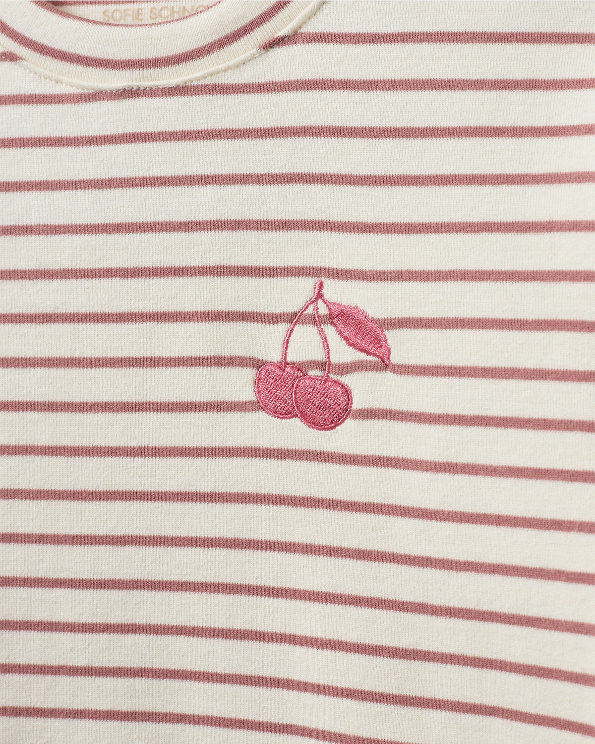 Sofie Schnoor KIDS PERNILLASK T-SHIRT LANGÆRMET T-shirt lang ærmet 0140 Off White Striped