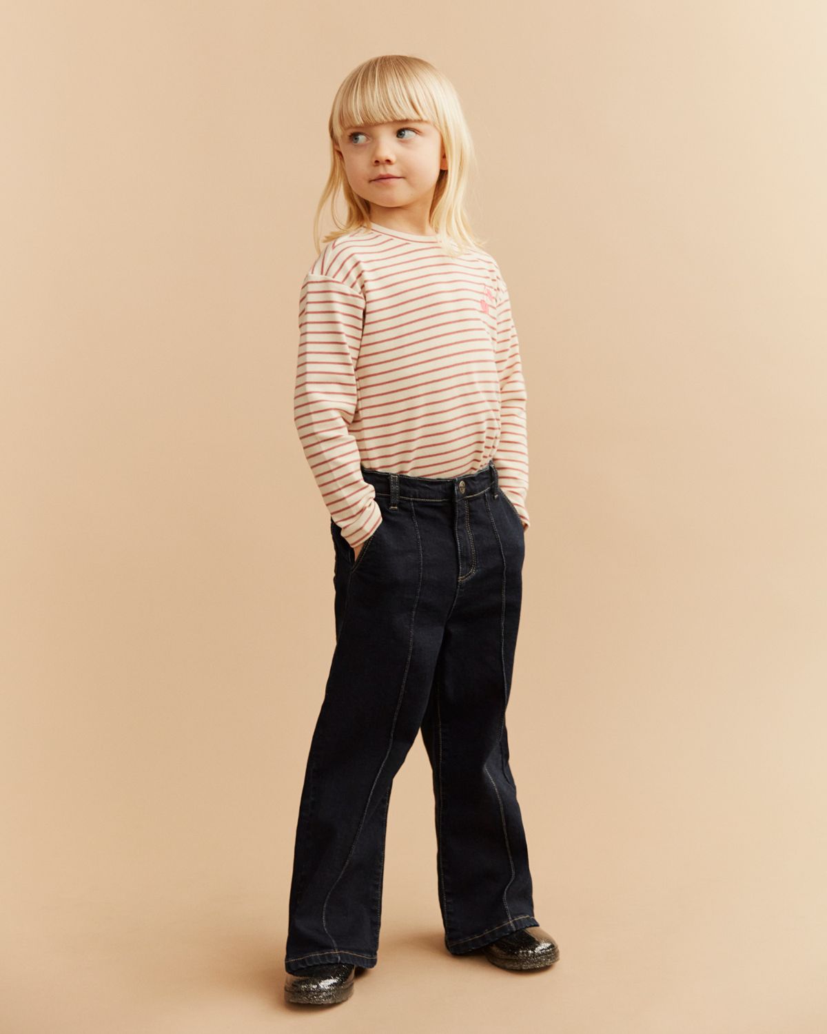 Sofie Schnoor KIDS PERNILLASK T-SHIRT LANGÆRMET T-shirt lang ærmet 0140 Off White Striped