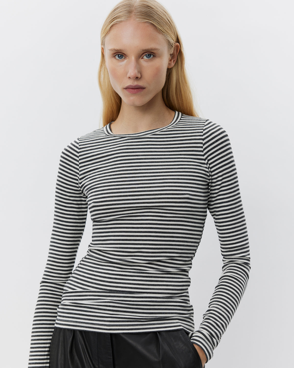 Sofie Schnoor WOMEN PETRICIASW STRIBE T-SHIRT LANGÆRMET T-shirt lang ærmet 8051 Dark Grey Striped