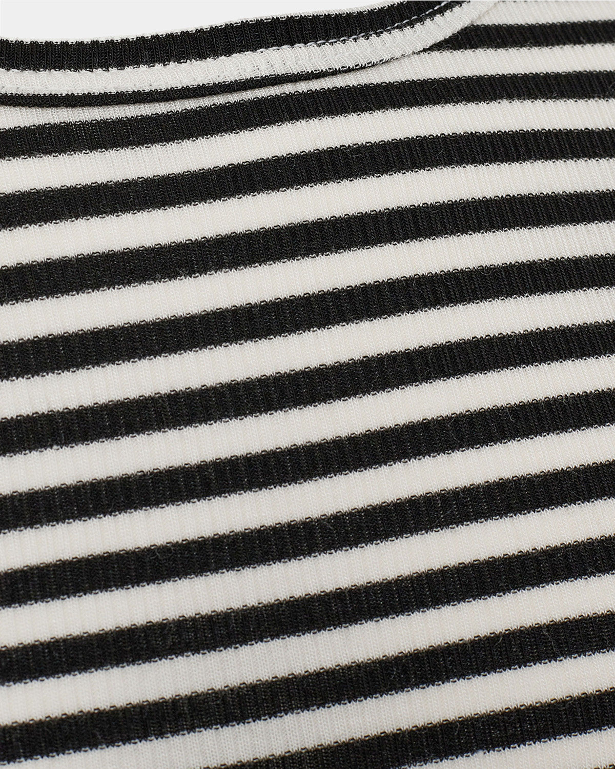 Sofie Schnoor YOUNG PETRICIASY T-SHIRT LANGÆRMET T-shirt lang ærmet 1017 Black striped